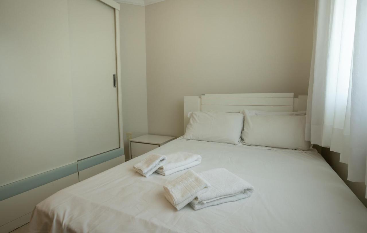 Amplo Apartamento De 3 Quartos No Centro De Balneario Camboriu N1859 Exterior photo